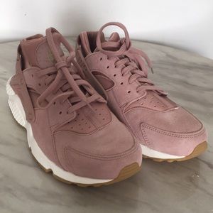 Nike Women’s Air Huarache Run Shoes - Size 10.5